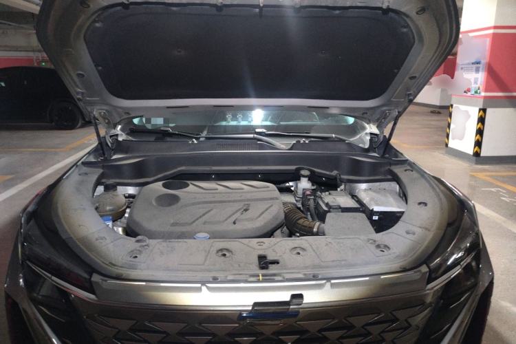 Used CHANGAN OSHAN Z6 2022 Blue Whale 1.5T DCT Smart Navigation Model Engine Bay