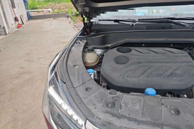 Used CHANGAN OSHAN Z6 2022 Blue Whale 1.5T DCT Smart Edition Engine Bay Right