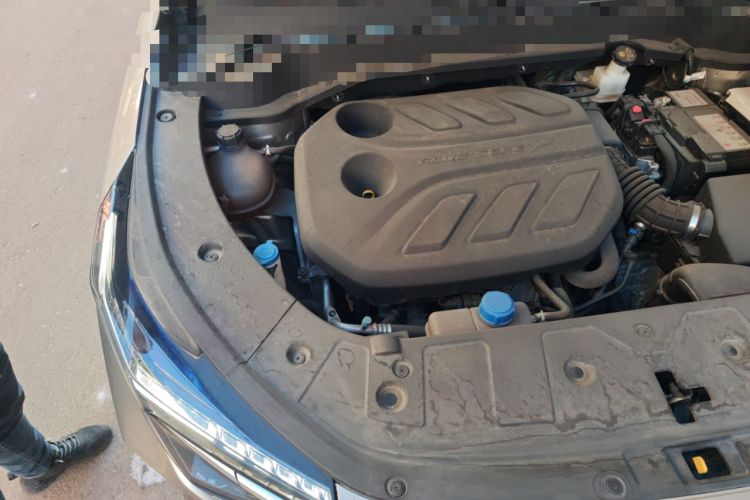 Used CHANGAN OSHAN Z6 2022 Blue Whale 1.5T DCT Smart Navigation Model Engine Bay Right