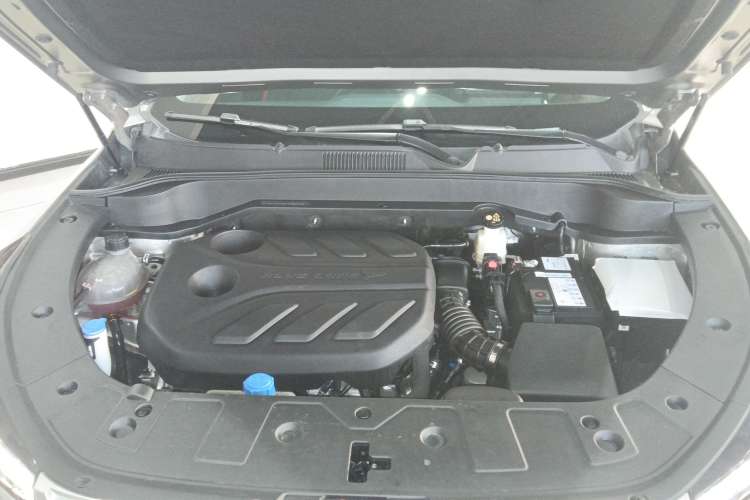 Used CHANGAN OSHAN Z6 2022 Blue Whale 1.5T DCT Smart Edition Engine Bay
