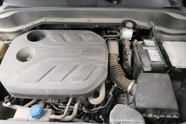 Used CHANGAN OSHAN Z6 2022 Blue Whale 1.5T DCT Smart Edition Urban Version Engine Bay