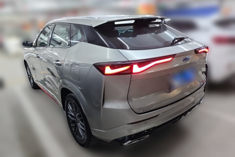 Used CHANGAN OSHAN Z6 2022 Blue Whale 1.5T DCT Luxury Model Exterior 2