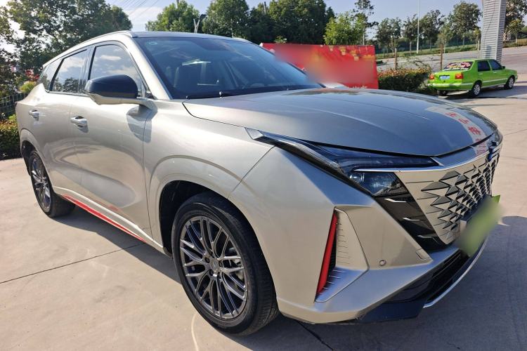 Used CHANGAN OSHAN Z6 2022 Blue Whale 1.5T DCT Luxury Model Exterior 2