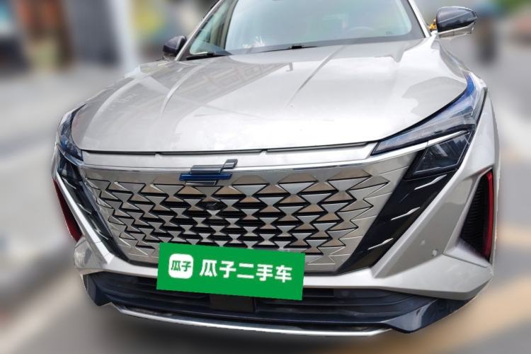 Used CHANGAN OSHAN Z6 2022 Blue Whale 1.5T DCT Smart Edition Front