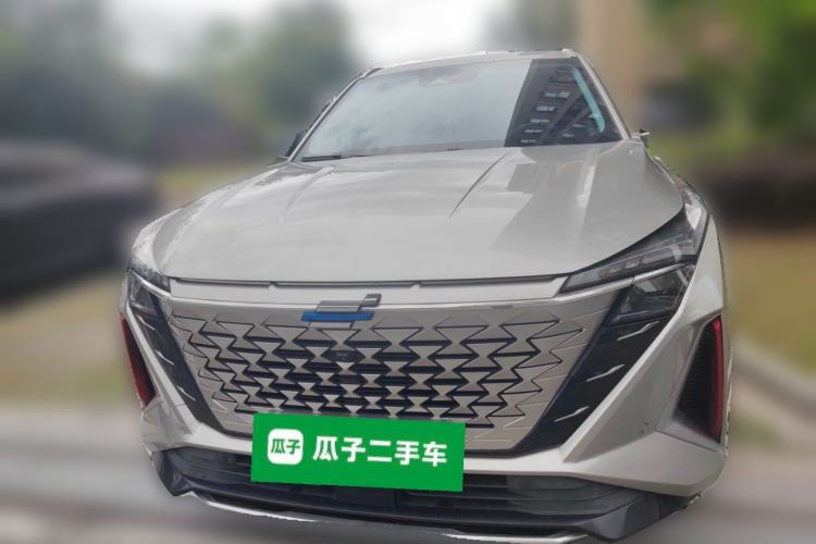 Used CHANGAN OSHAN Z6 2022 Blue Whale 1.5T DCT Smart Edition Front