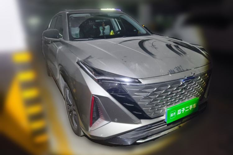 Used CHANGAN OSHAN Z6 2022 Blue Whale 1.5T DCT Luxury Model Front Right 45 Deg