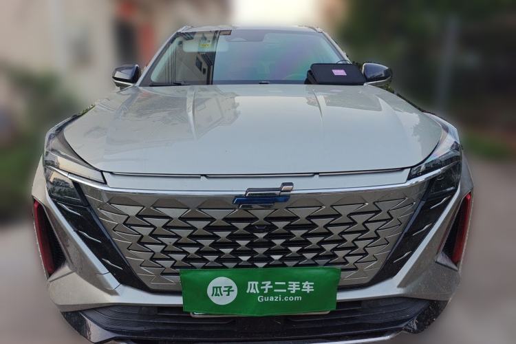 Used CHANGAN OSHAN Z6 2022 Blue Whale 1.5T DCT Smart Edition Front