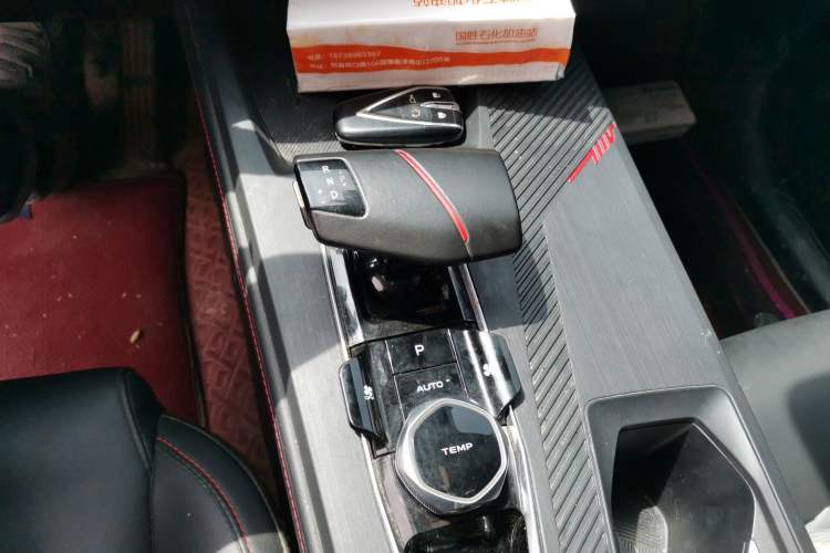 Used CHANGAN OSHAN Z6 2022 Blue Whale 1.5T DCT Smart Edition Gear Lever