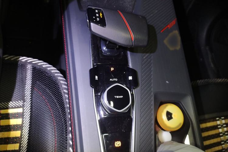 Used CHANGAN OSHAN Z6 2022 Blue Whale 1.5T DCT Smart Edition Gear Lever