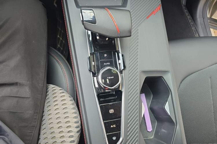 Used CHANGAN OSHAN Z6 2022 Blue Whale 1.5T DCT Luxury Model Gear Lever