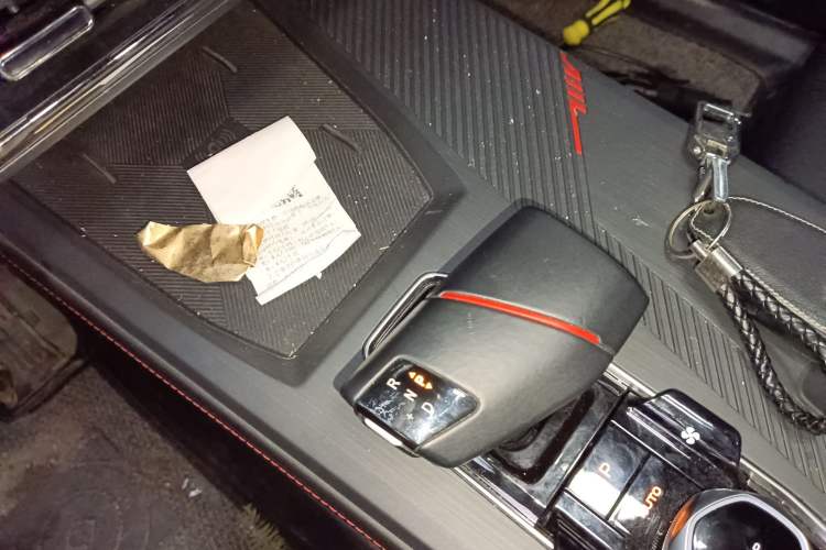 Used CHANGAN OSHAN Z6 2022 Blue Whale 1.5T DCT Smart Edition Gear Lever