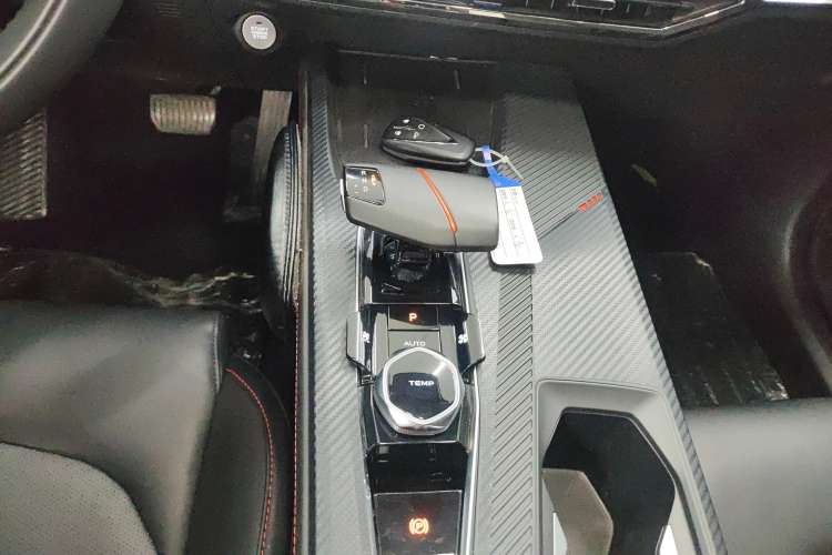 Used CHANGAN OSHAN Z6 2022 Blue Whale 1.5T DCT Smart Edition Urban Version Gear Lever