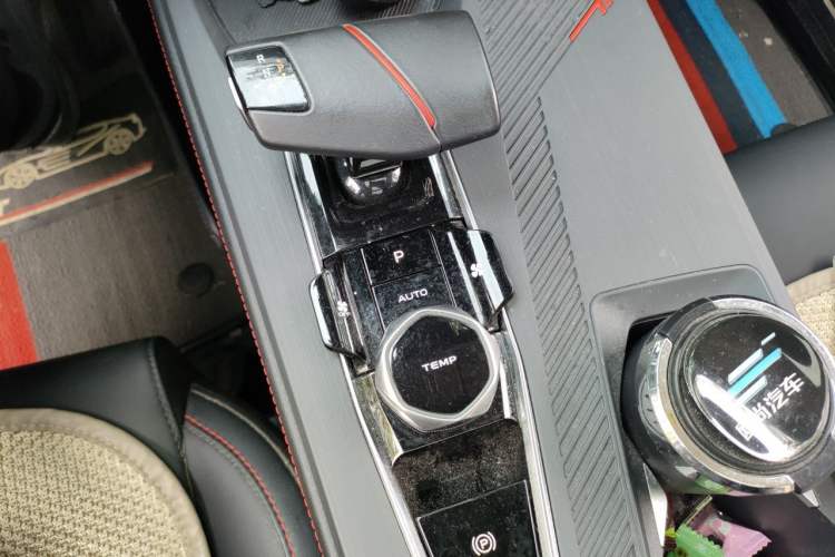 Used CHANGAN OSHAN Z6 2022 Blue Whale 1.5T DCT Luxury Model Gear Lever