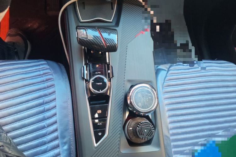 Used CHANGAN OSHAN Z6 2022 Blue Whale 1.5T DCT Smart Navigation Model Gear Lever