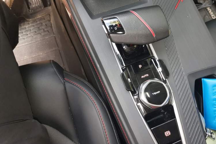 Used CHANGAN OSHAN Z6 2022 Blue Whale 1.5T DCT Smart Edition Gear Lever