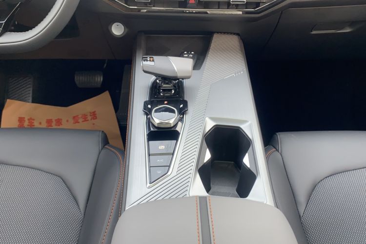 Used CHANGAN OSHAN Z6 2022 Blue Whale 1.5T DCT Luxury Model Gear Lever