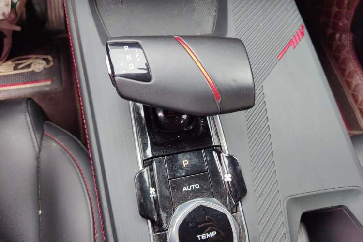 Used CHANGAN OSHAN Z6 2022 Blue Whale 1.5T DCT Smart Edition Gear Lever