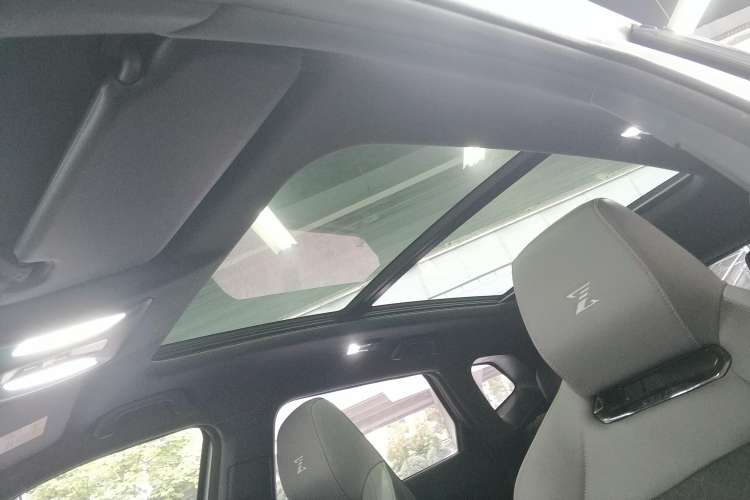 Used CHANGAN OSHAN Z6 2022 Blue Whale 1.5T DCT Smart Edition Urban Version Headliner