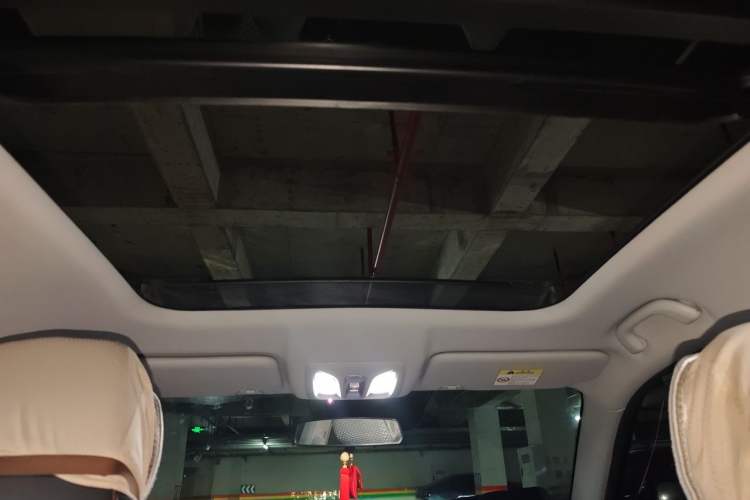 Used CHANGAN OSHAN Z6 2022 Blue Whale 1.5T DCT Smart Edition Headliner