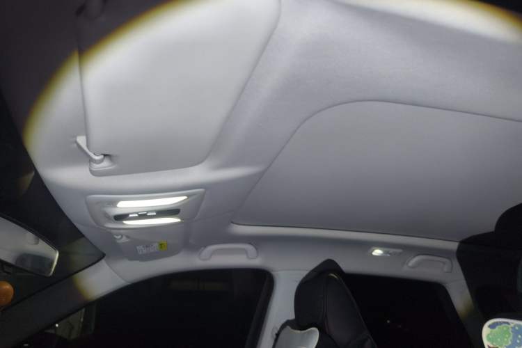 Used CHANGAN OSHAN Z6 2022 Blue Whale 1.5T DCT Luxury Model Headliner