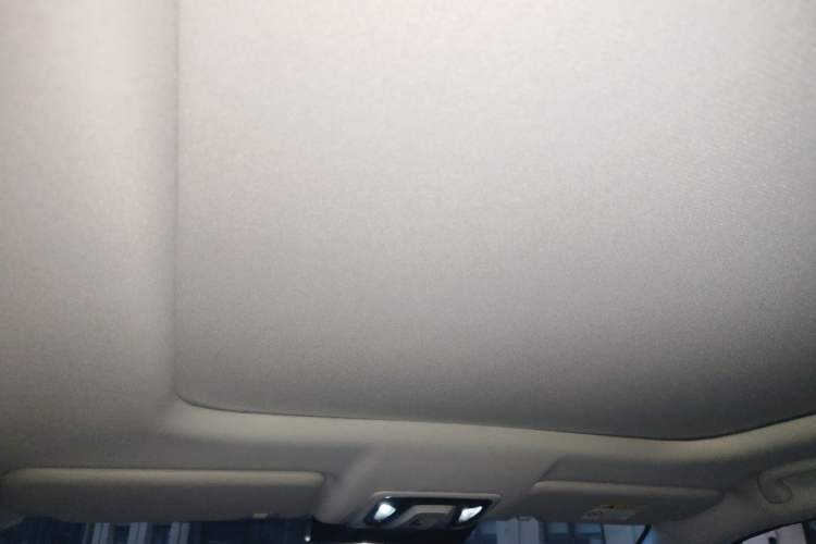 Used CHANGAN OSHAN Z6 2022 Blue Whale 1.5T DCT Smart Navigation Model Headliner