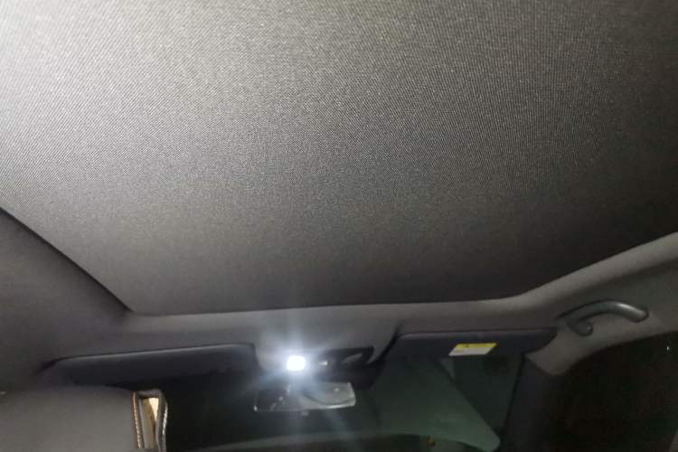 Used CHANGAN OSHAN Z6 2022 Blue Whale 1.5T DCT Smart Edition Urban Version Headliner