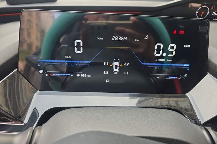 Used CHANGAN OSHAN Z6 2022 Blue Whale 1.5T DCT Luxury Model Instrument Cluster
