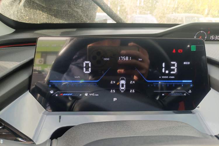 Used CHANGAN OSHAN Z6 2022 Blue Whale 1.5T DCT Luxury Model Instrument Cluster