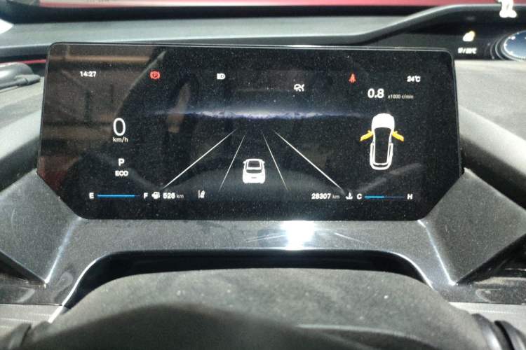 Used CHANGAN OSHAN Z6 2022 Blue Whale 1.5T DCT Smart Navigation Model Instrument Cluster