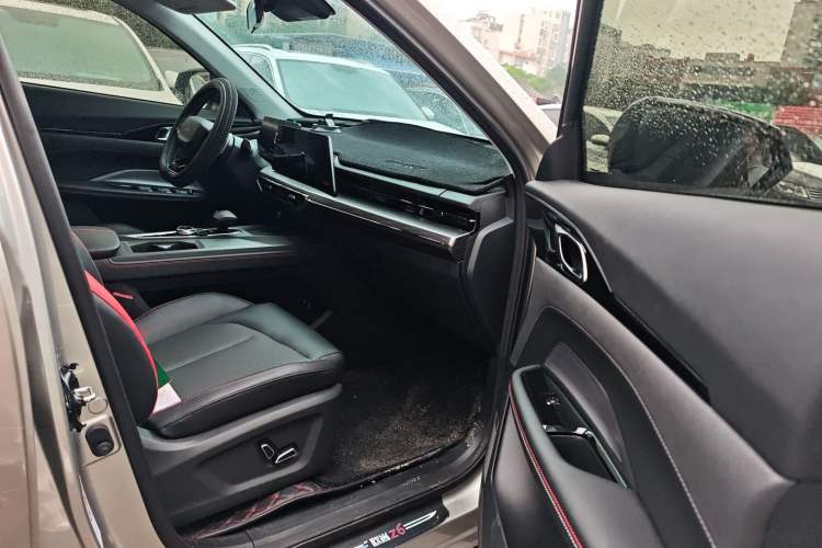 Used CHANGAN OSHAN Z6 2022 Blue Whale 1.5T DCT Smart Edition Interior 1
