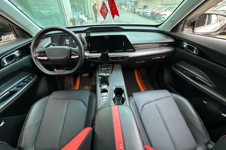 Used CHANGAN OSHAN Z6 2022 Blue Whale 1.5T DCT Smart Navigation Model Interior 2