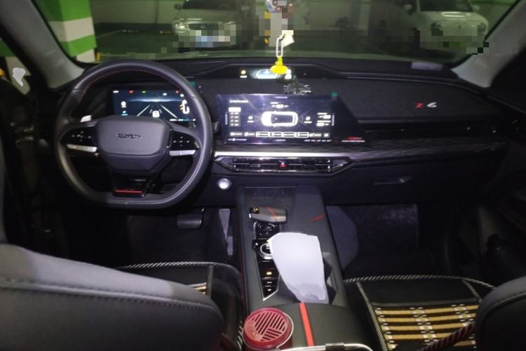 Used CHANGAN OSHAN Z6 2022 Blue Whale 1.5T DCT Smart Edition Interior 2