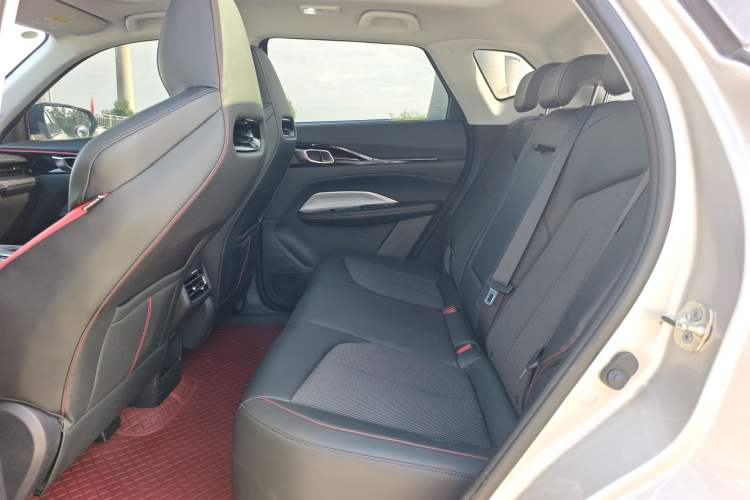 Used CHANGAN OSHAN Z6 2022 Blue Whale 1.5T DCT Luxury Model Interior 4