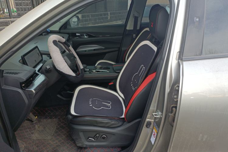 Used CHANGAN OSHAN Z6 2022 Blue Whale 1.5T DCT Smart Navigation Model Left Front Seat