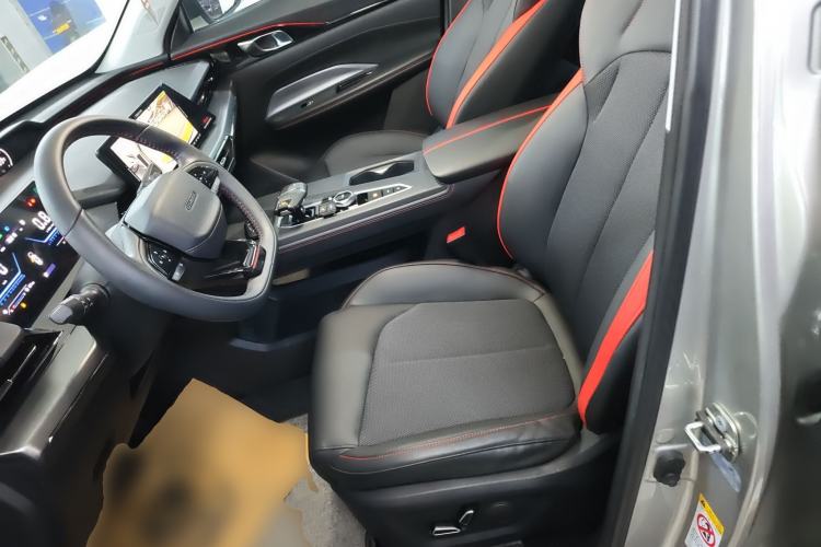Used CHANGAN OSHAN Z6 2022 Blue Whale 1.5T DCT Luxury Model Left Front Seat