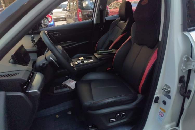 Used CHANGAN OSHAN Z6 2022 Blue Whale 1.5T DCT Smart Edition Left Front Seat