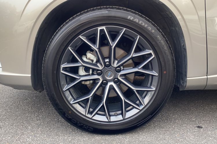 Used CHANGAN OSHAN Z6 2022 Blue Whale 1.5T DCT Luxury Model Left Front Wheel Hub