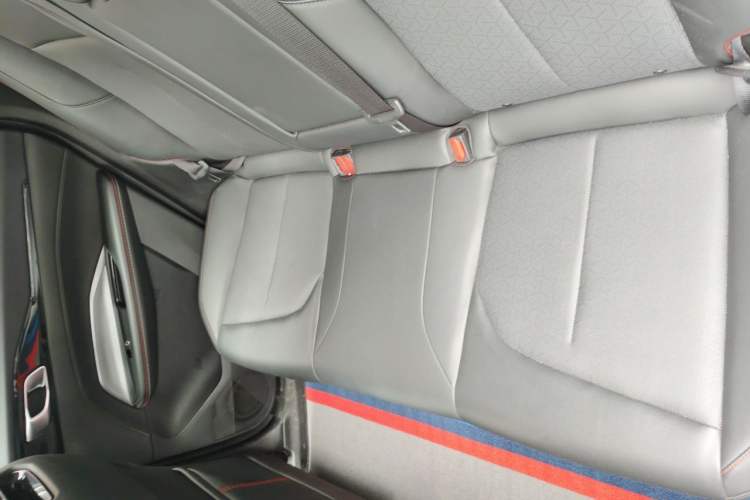 Used CHANGAN OSHAN Z6 2022 Blue Whale 1.5T DCT Smart Edition Left Rear Seat