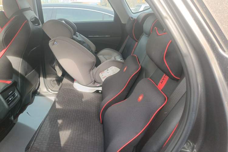 Used CHANGAN OSHAN Z6 2022 Blue Whale 1.5T DCT Luxury Model Left Rear Seat