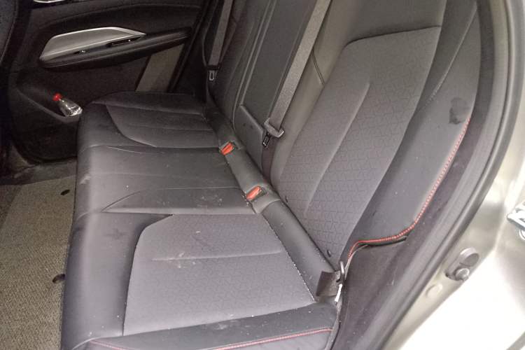 Used CHANGAN OSHAN Z6 2022 Blue Whale 1.5T DCT Smart Edition Left Rear Seat