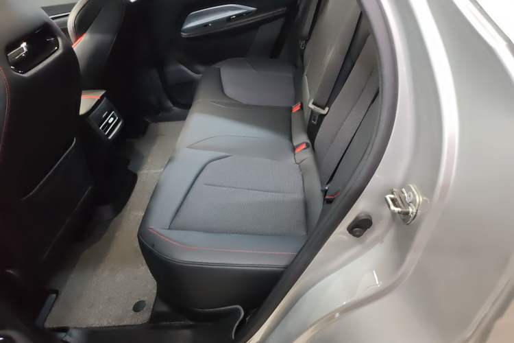 Used CHANGAN OSHAN Z6 2022 Blue Whale 1.5T DCT Luxury Model Left Rear Seat