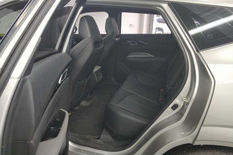 Used CHANGAN OSHAN Z6 2022 Blue Whale 1.5T DCT Smart Edition Urban Version Left Rear Seat