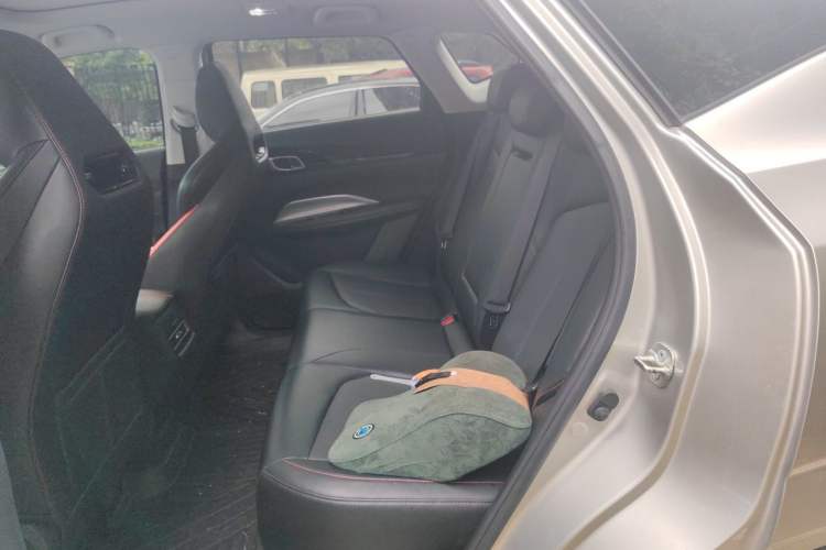 Used CHANGAN OSHAN Z6 2022 Blue Whale 1.5T DCT Smart Edition Left Rear Seat