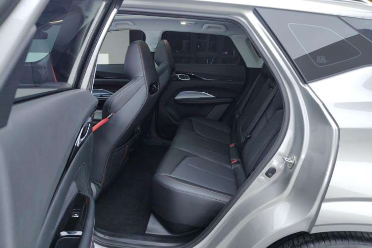 Used CHANGAN OSHAN Z6 2022 Blue Whale 1.5T DCT Smart Edition Urban Version Left Rear Seat