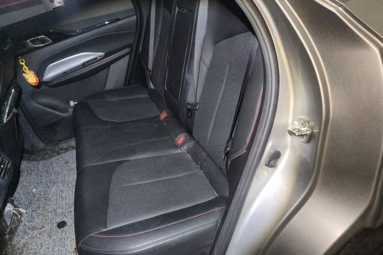Used CHANGAN OSHAN Z6 2022 Blue Whale 1.5T DCT Smart Navigation Model Left Rear Seat
