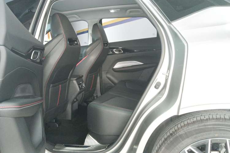 Used CHANGAN OSHAN Z6 2022 Blue Whale 1.5T DCT Smart Edition Left Rear Seat