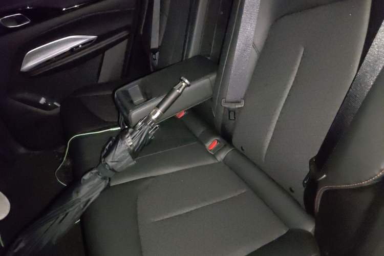 Used CHANGAN OSHAN Z6 2022 Blue Whale 1.5T DCT Smart Edition Left Rear Seat