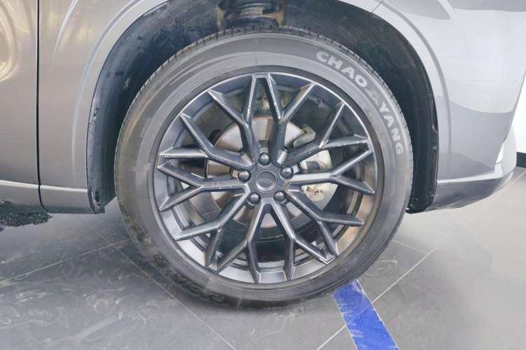Used CHANGAN OSHAN Z6 2022 Blue Whale 1.5T DCT Smart Edition Left Rear Wheel Hub