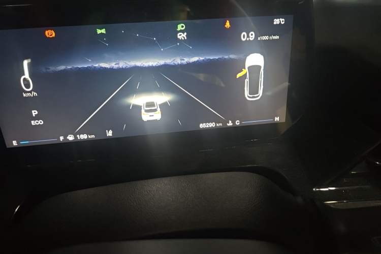 Used CHANGAN OSHAN Z6 2022 Blue Whale 1.5T DCT Smart Navigation Model Odometer Close Up