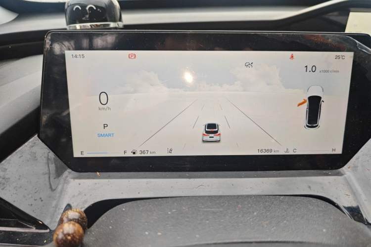 Used CHANGAN OSHAN Z6 2022 Blue Whale 1.5T DCT Smart Edition Odometer Close Up
